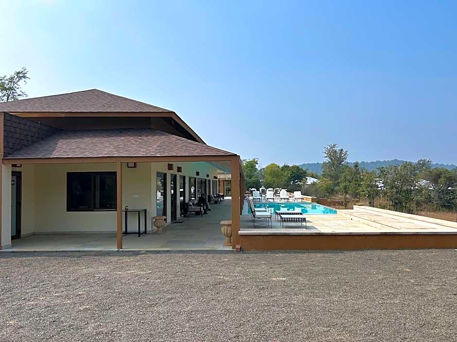 Tree of Life Ramvilas, Bandhavgarh