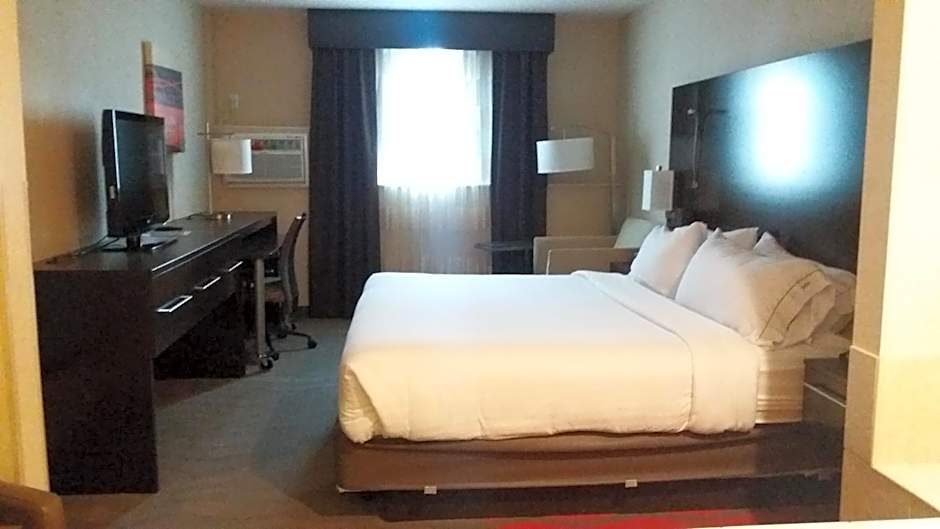 Holiday Inn Express Hotel & Suites Waterford By IHG