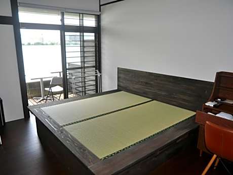 Twin Room with Shower