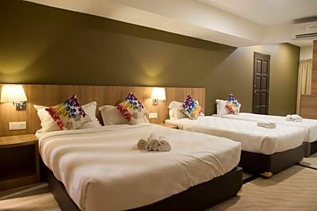 Deluxe Family Room