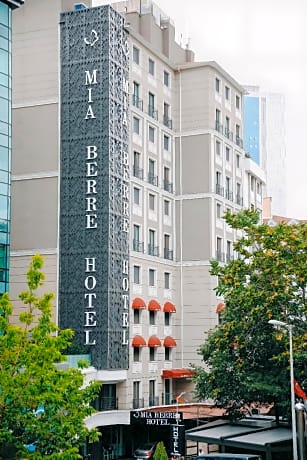 Mia Berre Hotels