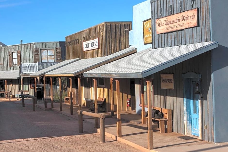 Tombstone Monument Guest Ranch