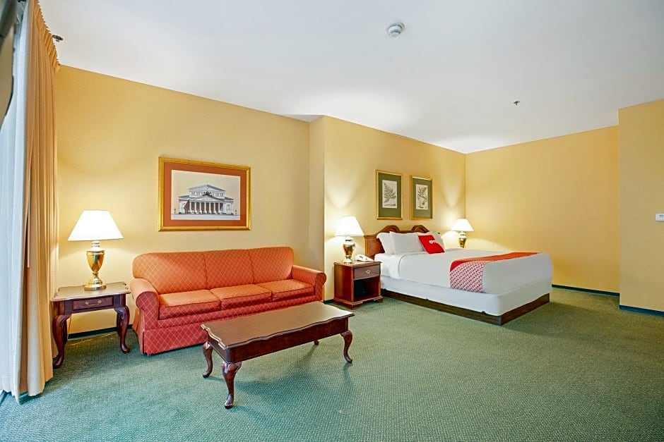 OYO Hotel St Louis Downtown City Center MO