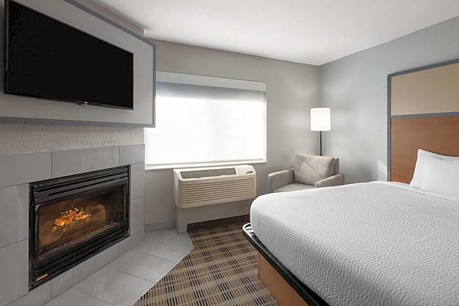 AmericInn by Wyndham Douglas/Saugatuck