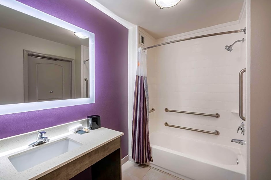 La Quinta Inn & Suites by Wyndham Chattanooga - Lookout Mtn