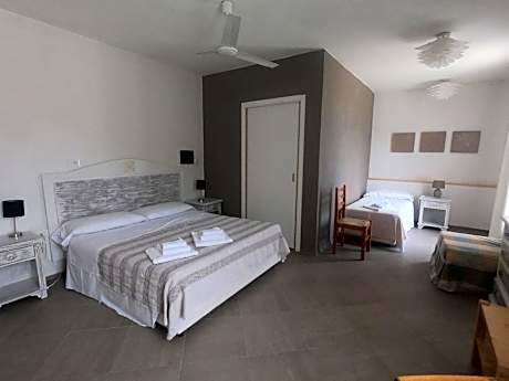 Triple Room with Garden View