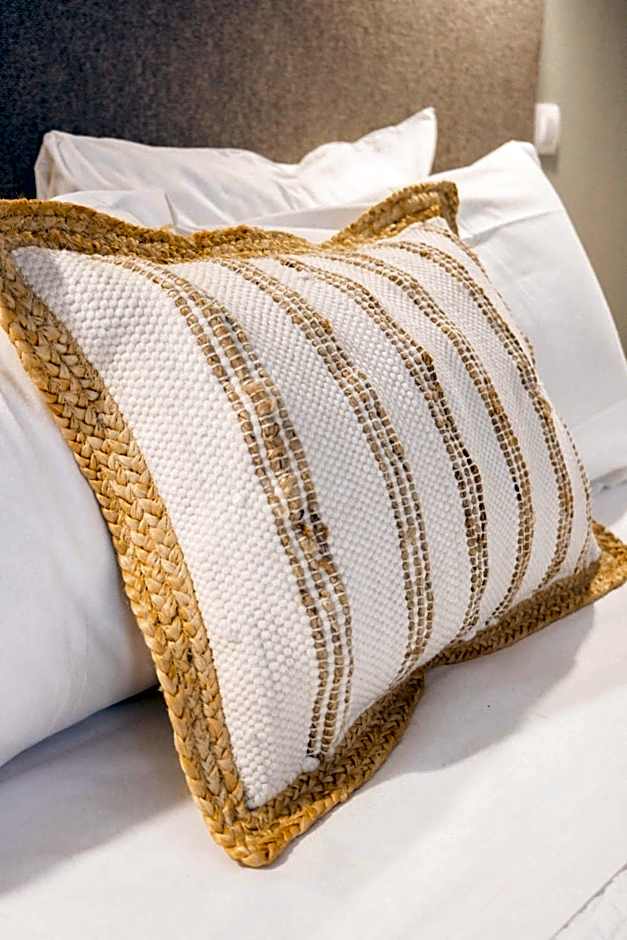 Logis Hôtel La Bastide De Grignan & Restaurant "La Chênaie"