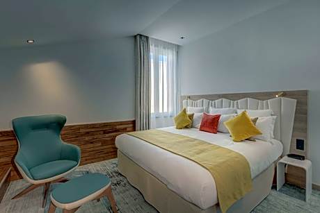 King Suite with Bathtub