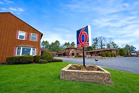 Motel 6 Lake George, NY Adirondacks