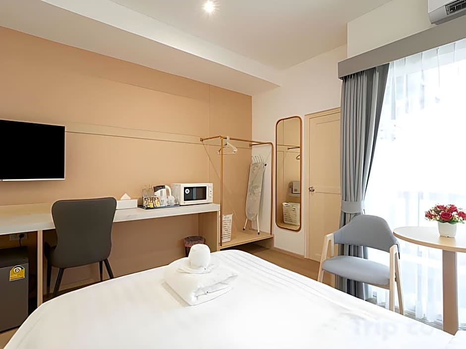 Riski Residence Ngamwongwan