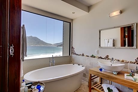 Luxury Room (1 King Bed)