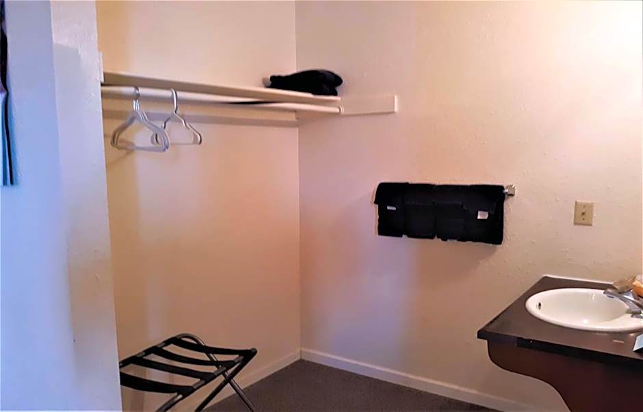 OYO Hotel Cheyenne Wells - US 40