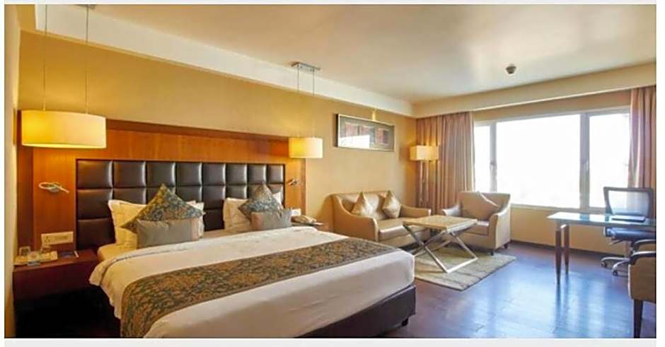 Photo 1 of 4 of Deluxe 1 King Bed