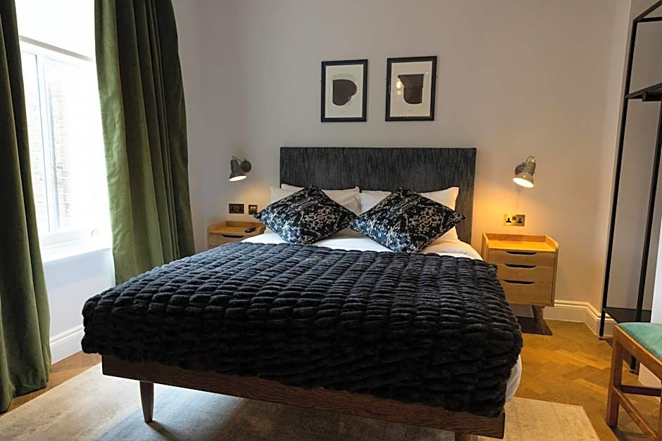 THE KNIGHT OF NOTTINGHILL