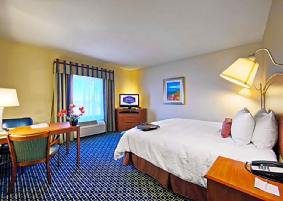 Hampton Inn & Suites Lancaster