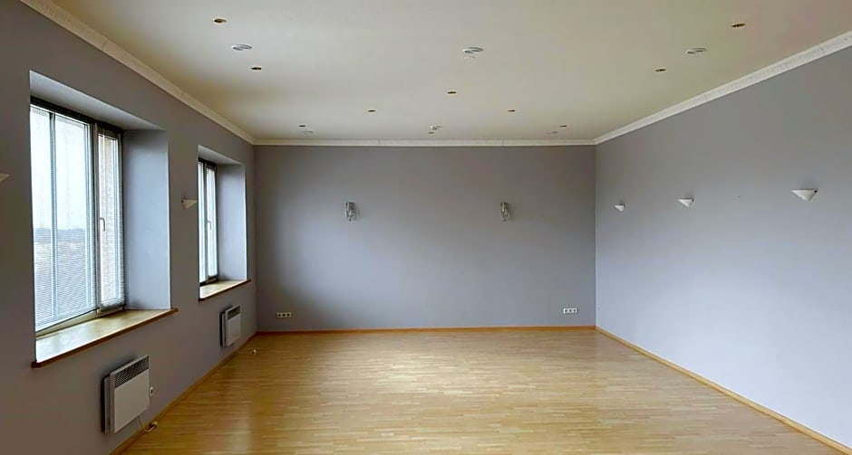 Hostelis R27