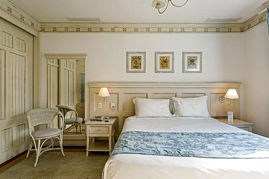 Beachfront Studios at IL Campanario Resort ILCTOP