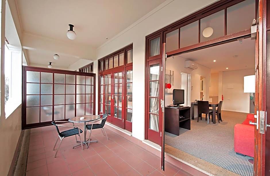 Quest Canberra Apartment