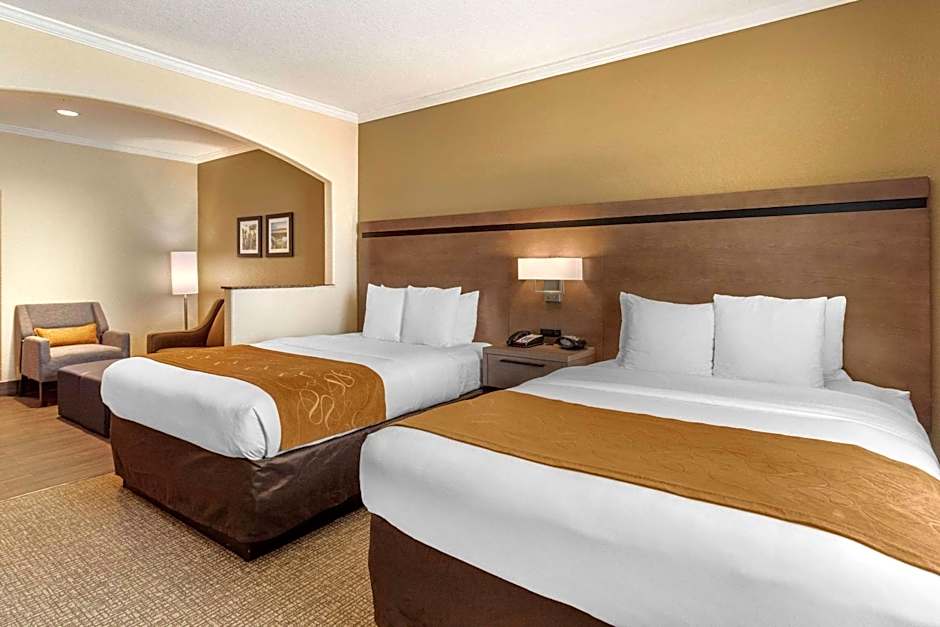Comfort Suites Baytown I 10