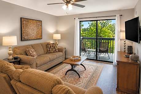 Ozark Mountain Retreat, Family Condo with Resort Amenities
