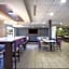 La Quinta Inn & Suites by Wyndham Jackson Airport/Pearl