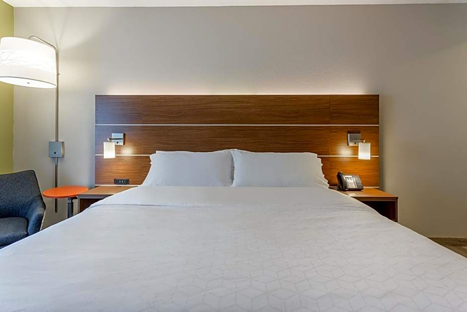 Holiday Inn Express Hotel & Suites Burlington By IHG