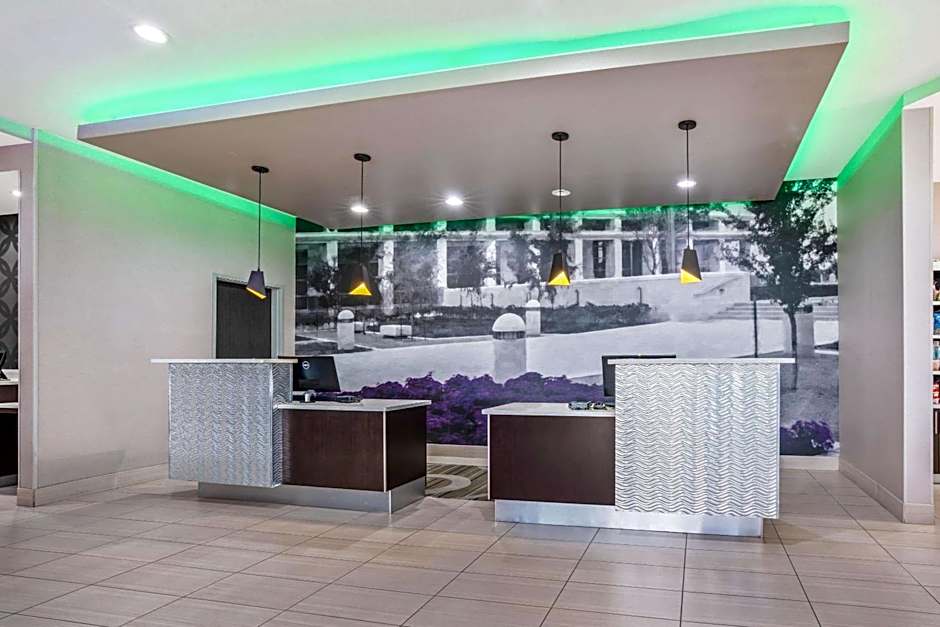 La Quinta Inn & Suites by Wyndham College Station South