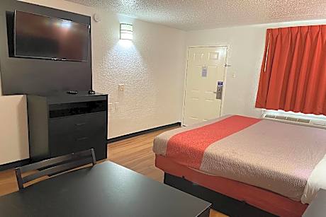 King Room - Non-Smoking