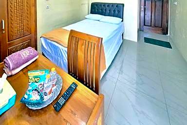 Griya Pradipa Syariah Near Balai Kota Batu Mitra RedDoorz