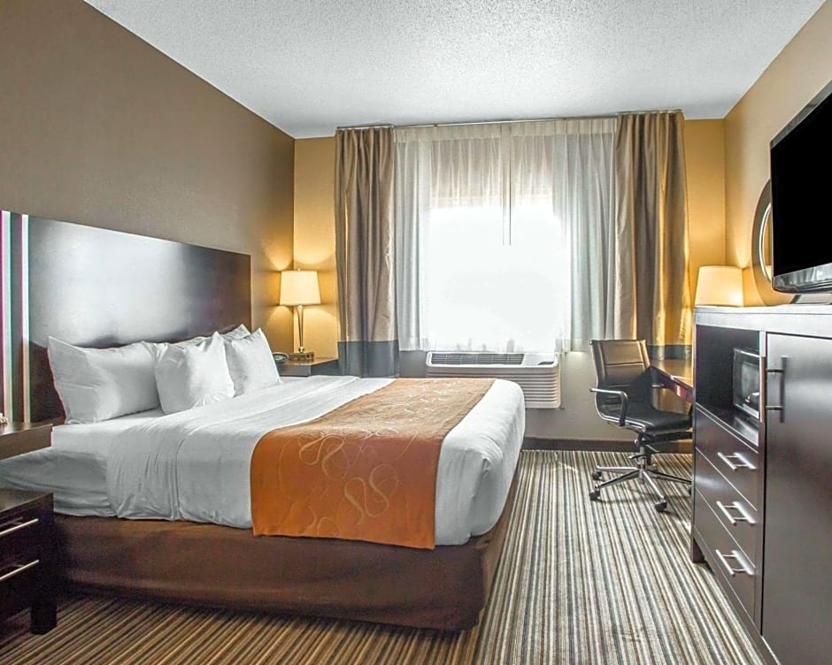 Holiday Inn Express & Suites Hayward, an IHG Hotel