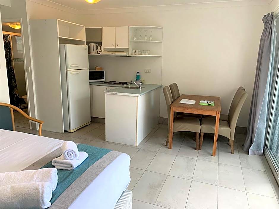 Broadwater Keys Holiday Apartments
