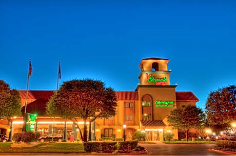 MCM Elegante Suites Abilene