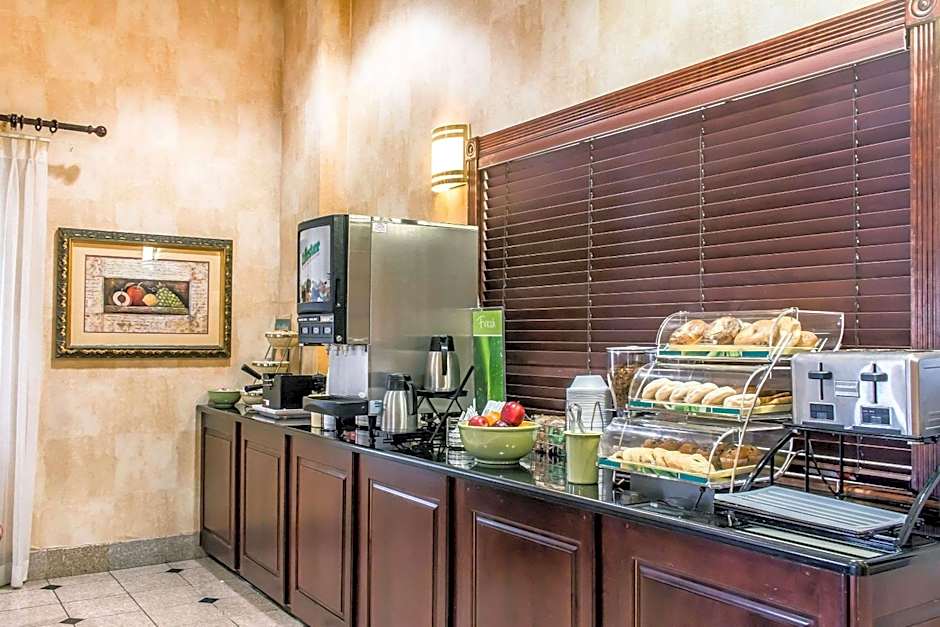 Quality Inn Hackettstown