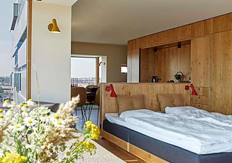 Tower Deluxe Suite 50m2 Middle Floor