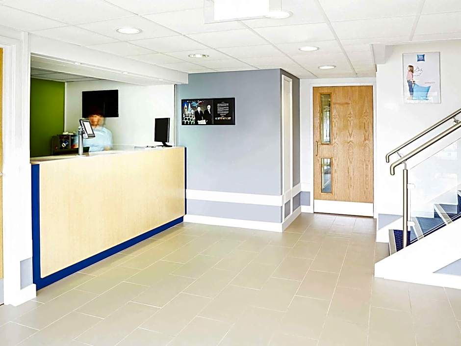 Warrington Motel, J20 M6 Lymm Services