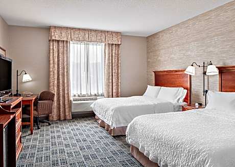2 Queen Handicap Accessible