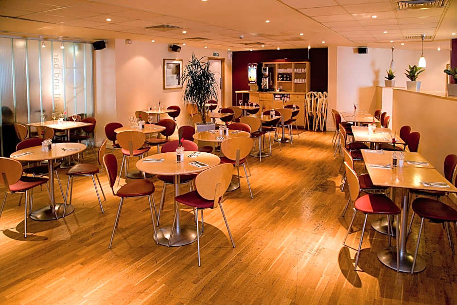Premier Inn London Kensington - Guest Reservations