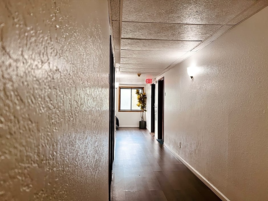 Travelodge by Wyndham Valleyfair Shakopee