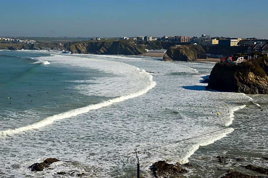 Cliff House B&B & The Moorings Apartments – Newquay
