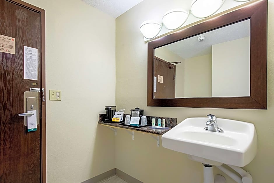 Quality Inn Milwaukee Route 45