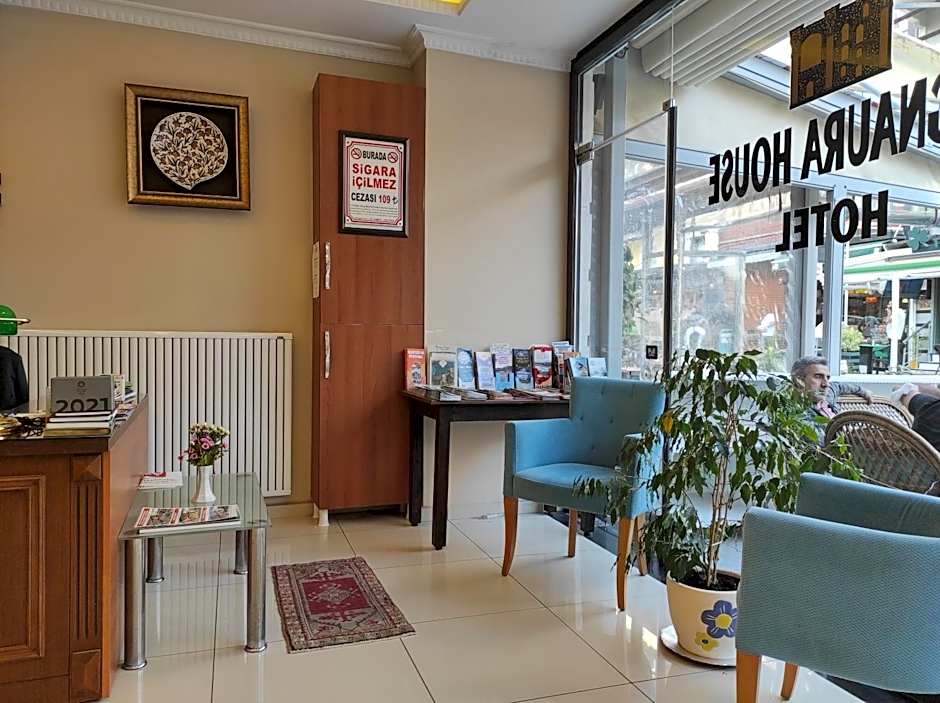 Magnaura House Hotel