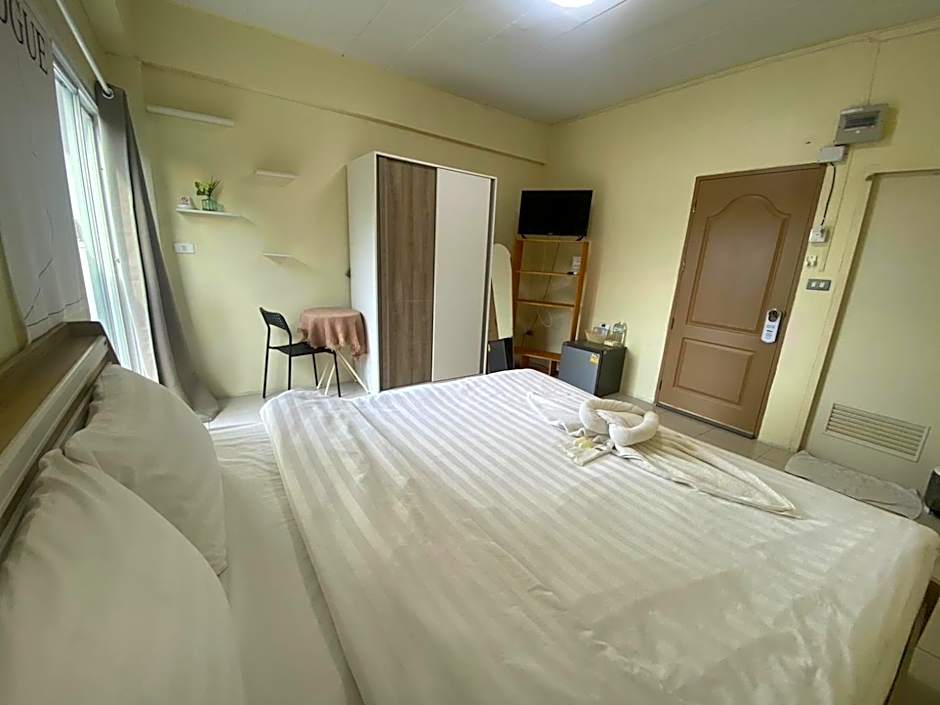 Grand Bangsaen Hotel