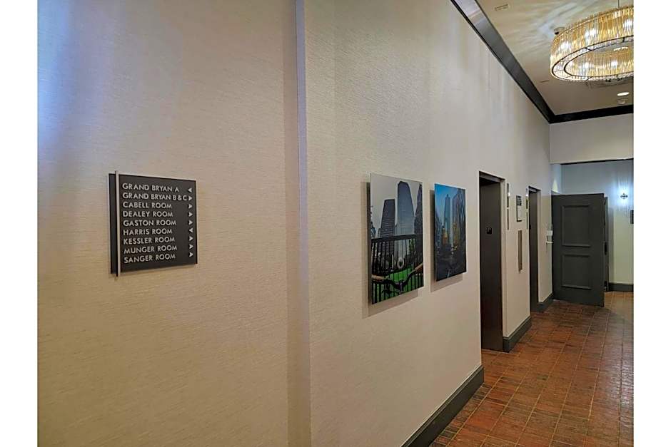 Crowne Plaza Dallas Downtown by IHG