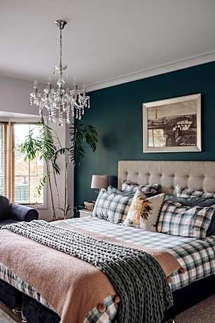 One-Bedroom Apartment with Sea View