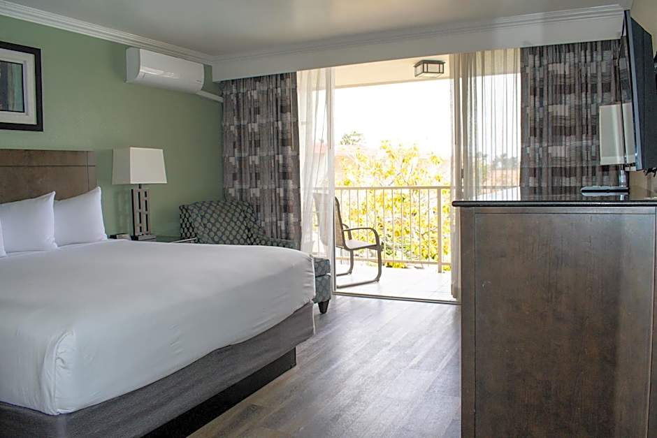 Travelodge by Wyndham Monterey Bay