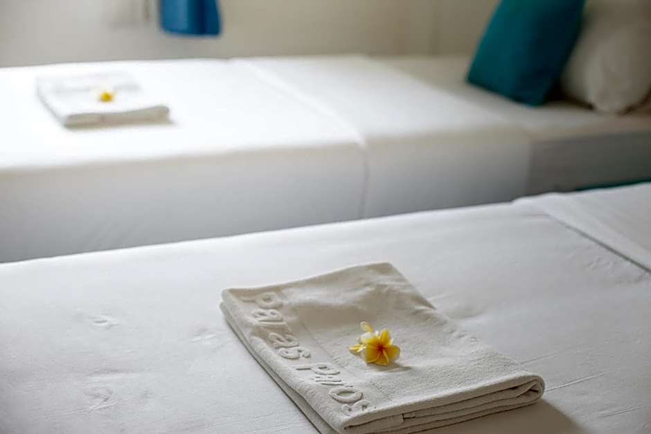 Paras Paros Marina Lodge