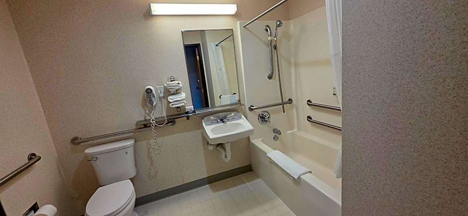 Baymont by Wyndham Howell/Brighton