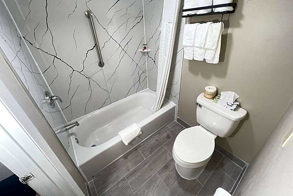 Super 8 by Wyndham Black Mountain