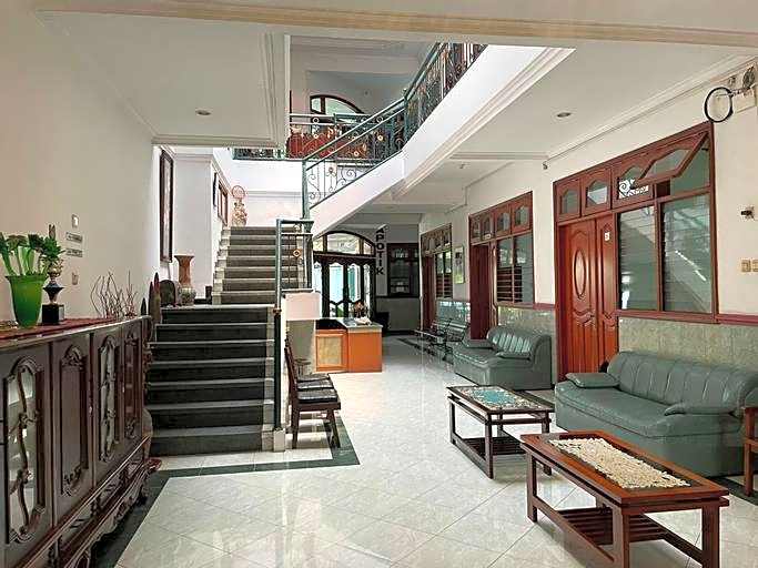 RedDoorz Syariah @ Karang Pilang