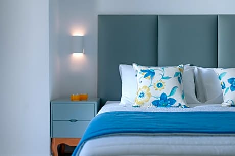 Standard Double Room with Outdoor Hot tub and Garden View